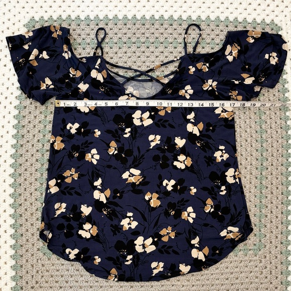 Kaileigh Navy Off Shoulder Floral Top, Women Sz S, Back Criss Cross Design - Picture 9 of 11